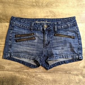 American Eagle Denim Shorts size 2 zipper front pockets CUTE!
